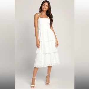Lulu’s size medium tiered white midi dress